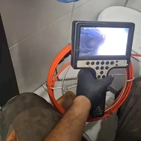 Mersin robotla pimaş açma, monitör ekranından boru içi görüntüleme